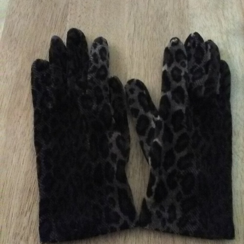 Vintage Animal Print Gloves